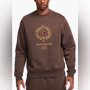 Nike Sportswear Club
Embroidered Crewneck
Sweatshirt